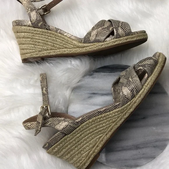 Cole Haan Sz 6.5 wedge sandals - Picture 5 of 5